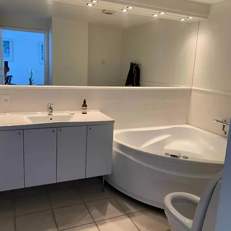 By The Sea And Family Friendly Daire *