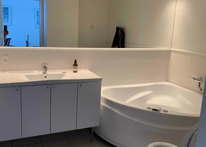 By The Sea And Family Friendly Daire *